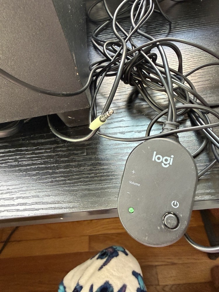 Logitech Z313 2.1 Channel Wired Speaker System with Subwoofer, Remote