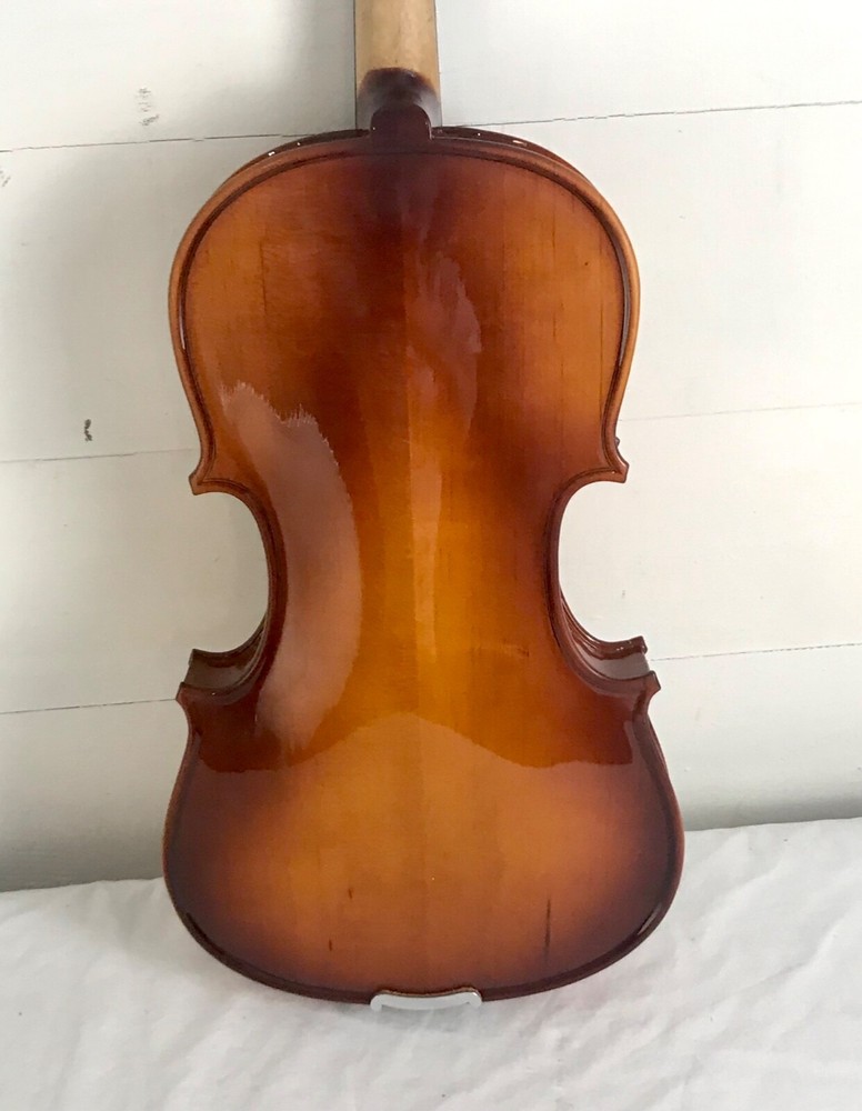Violin w/ Case & Bow. Unbranded. 4/4 Full-Size