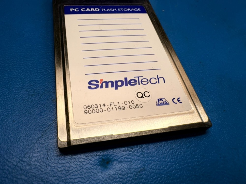 SimpleTech Digital Media PC Card Flash Storage 1GB