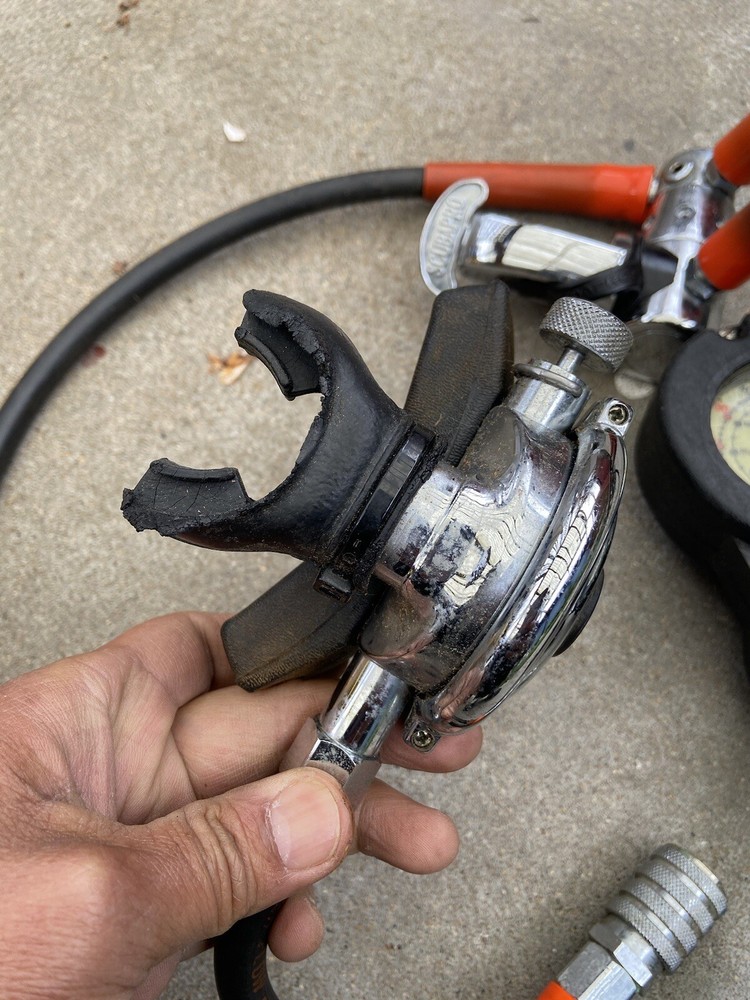 VINTAGE SCUBAPRO REGULATOR - Untested