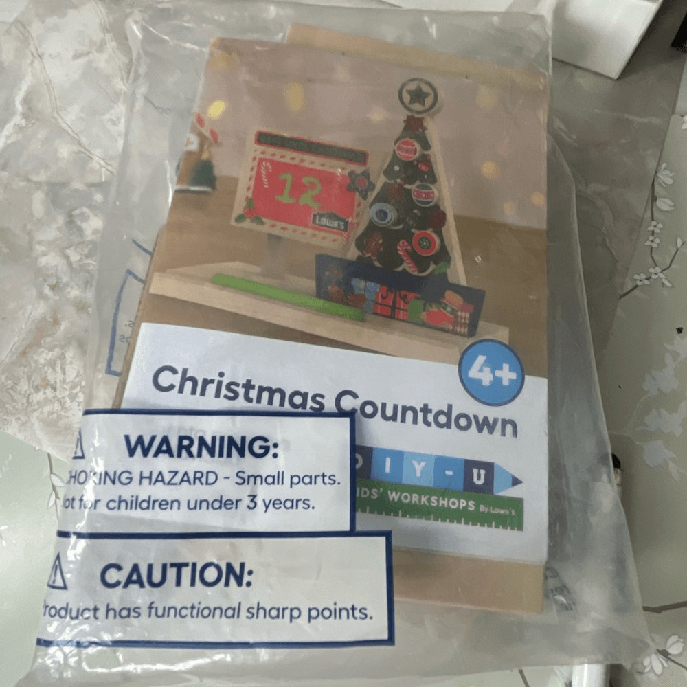Lowe’s Christmas Countdown DIY kids Workshop kit.