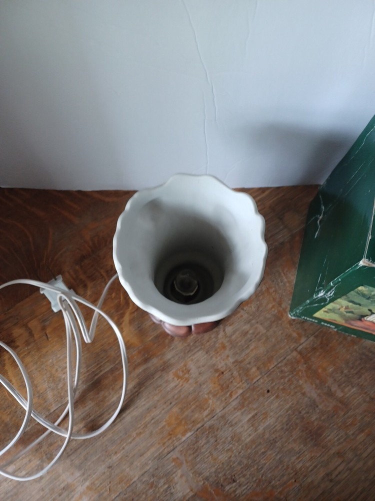 6" Tabletop Fluted Lamp,Accent Lighting, Ceramic