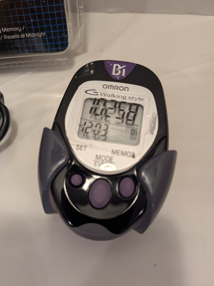 Omron Go Smart Dual-Axis Pocket Pedometer HJ-720ITC PC Version Open Box