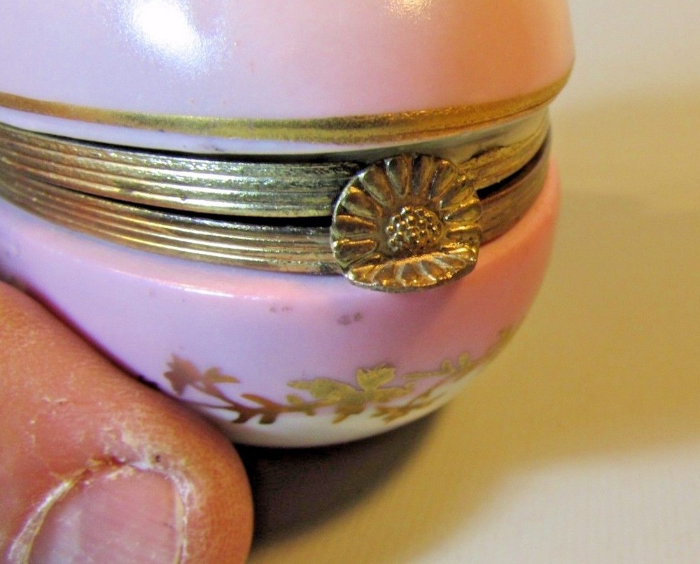 Trinket Ring Vanity Box Egg Shape floral flowers - NICE