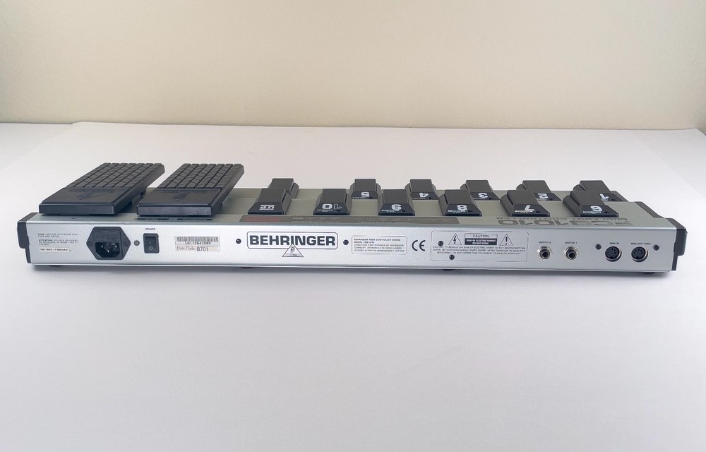 Behringer FCB1010 MIDI Foot Controller