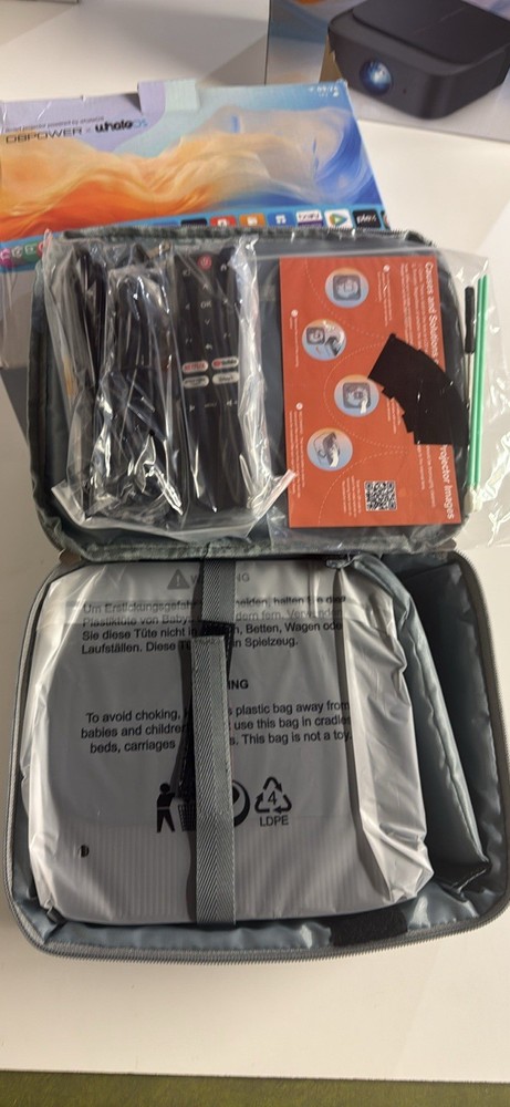 1pcs DBPOWER E2 Smart Projector Powered By WhaleOS & Licensed By Netflix. 2avail