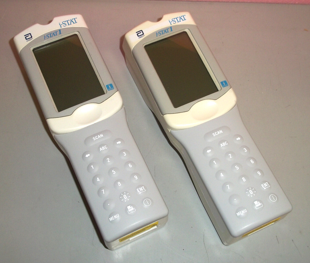 (2) 2x Abbott i-STAT 1 300-G Wireless Hematology Handheld Analyzer Update Needed