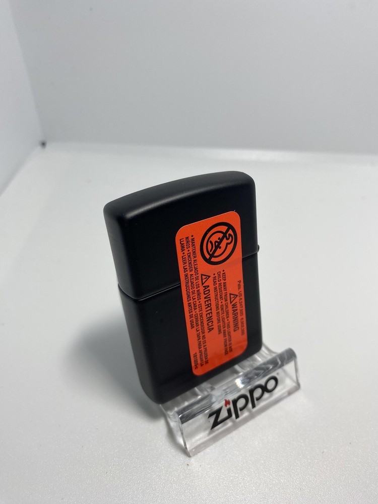 Zippo Etched Chess Set On A Black Matte Lighter