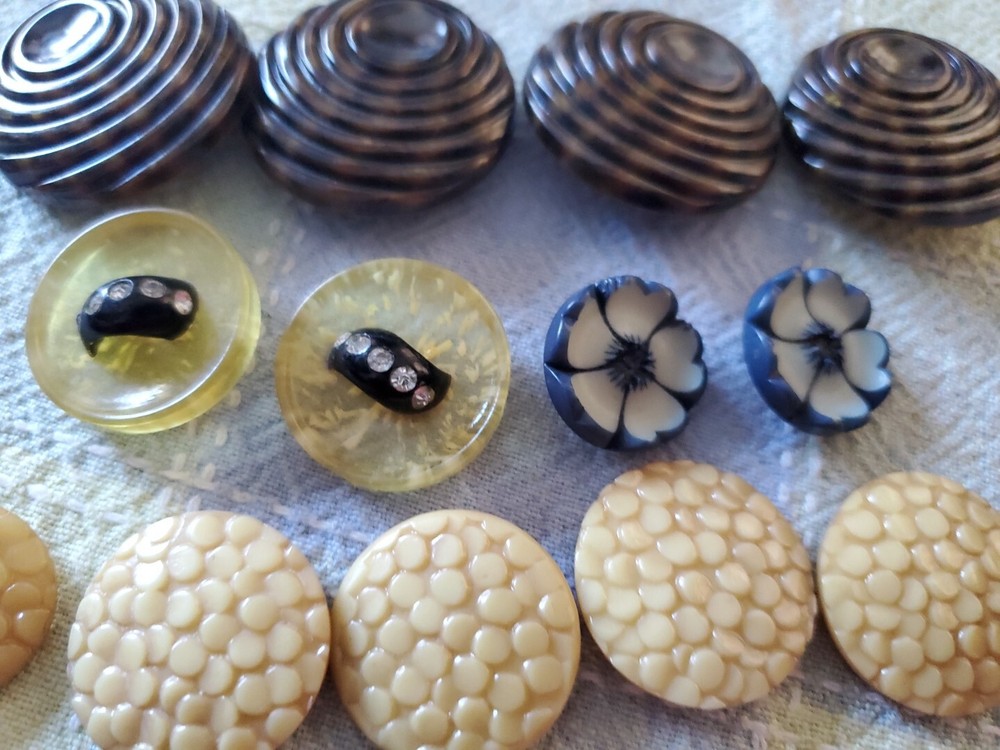 14 Misc Plastic Vintage Buttons