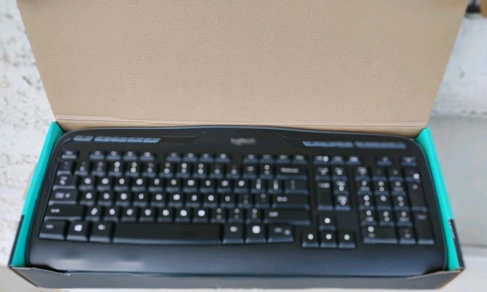 Logitech MK320 (920002836) Wireless Keyboard and Mouse Combo