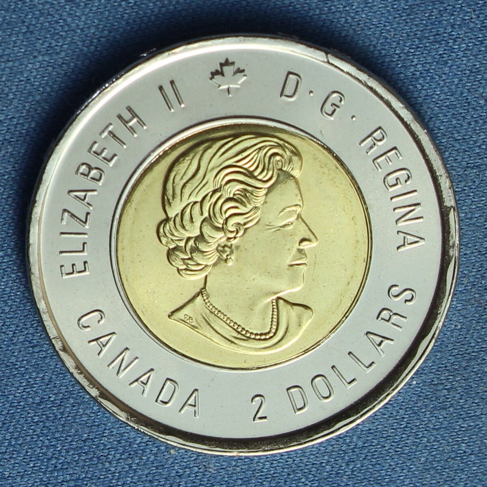 Canada 2015 Toonie 2$ from a Mint Roll (Special Flanders Fields Reverse)