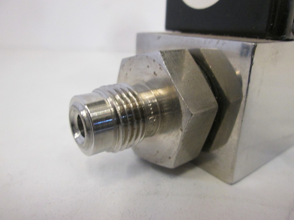 Unit Instruments, UFC-2000, Mass Flow Controller, 20 SLM, H2, Used