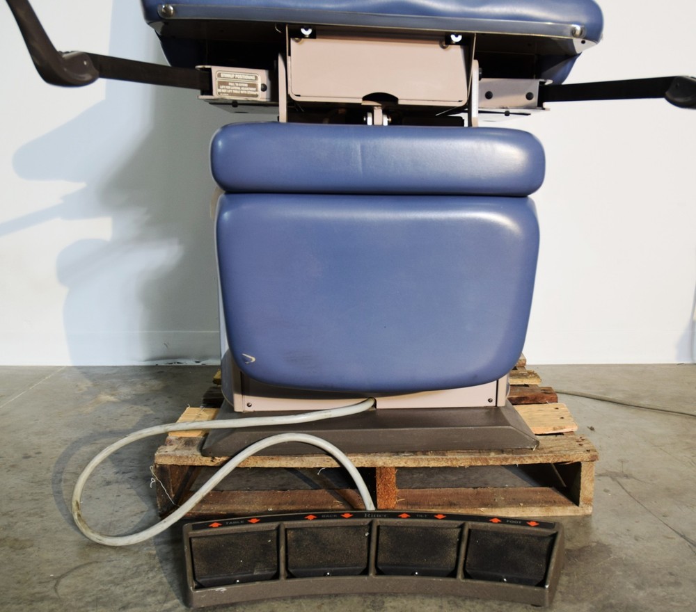 Midmark 319 Power Exam Chair with Foot Switch