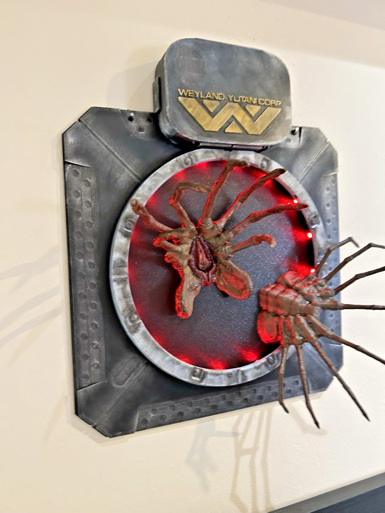 Alien Facehuggers Vent Wall Hanger LED Remote Control 16 Colour