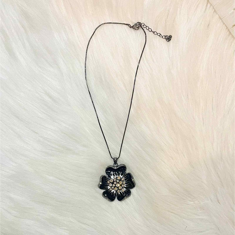 Flower Pendant Necklace