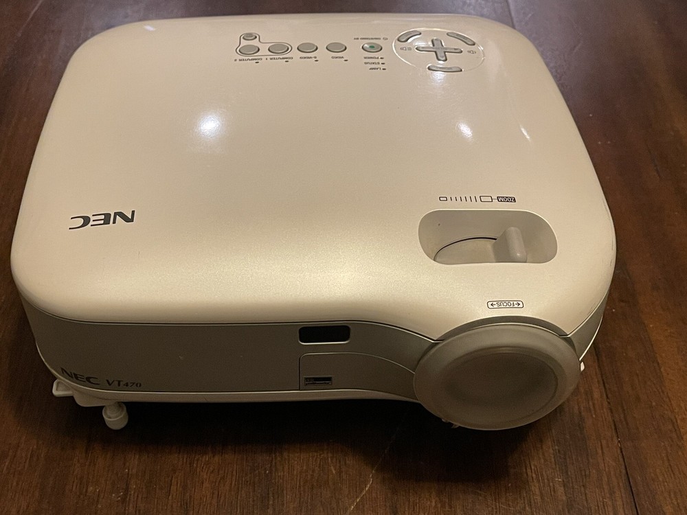 NEC Model VT470 Desktop Multimedia LCD Data Projector