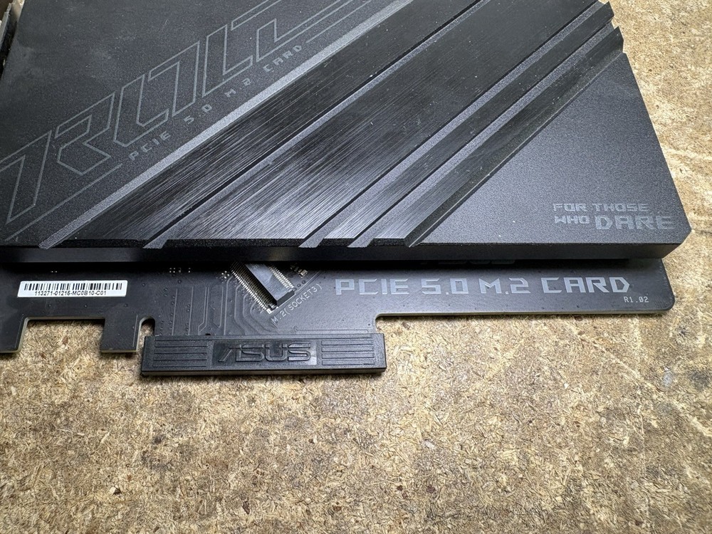 ASUS ROG PCIE 5.0 M.2 CARD