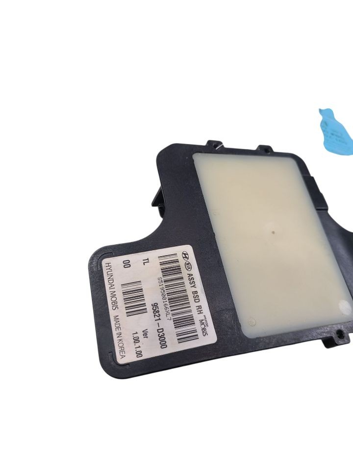 Used Blind Spot Detection System Warning Control Module fits: 2016 Hyundai Tucso