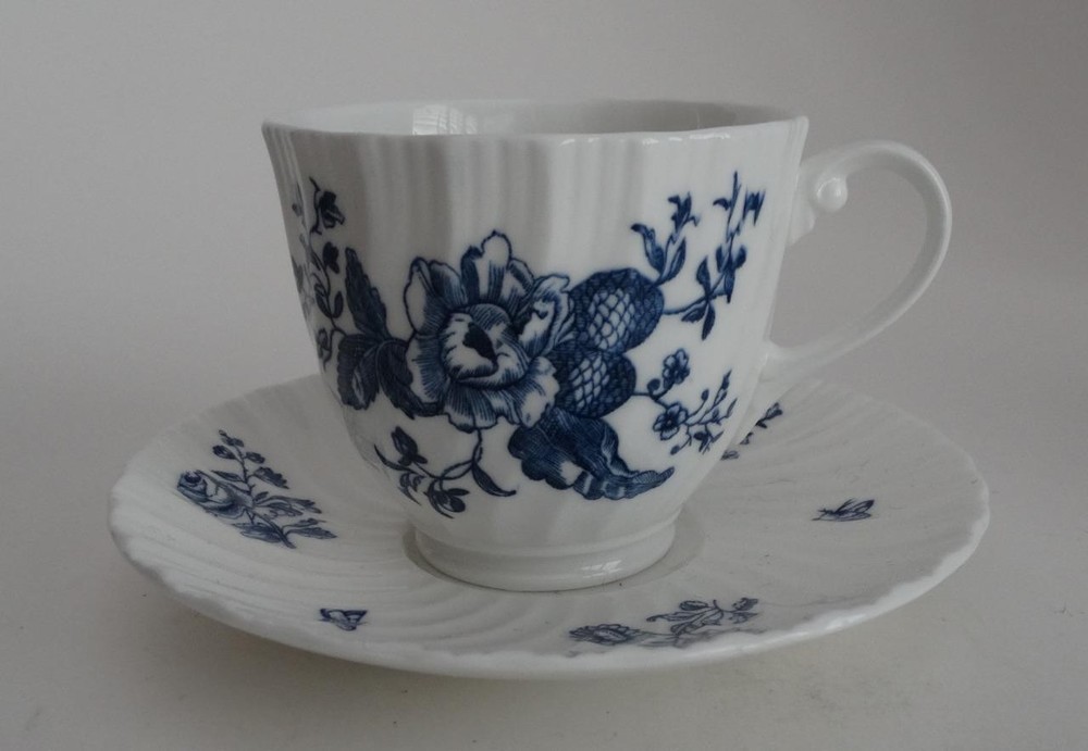 Royal Worcester BLUE SPRAYS Pattern Swirl Rim version 7 Piece Place Setting