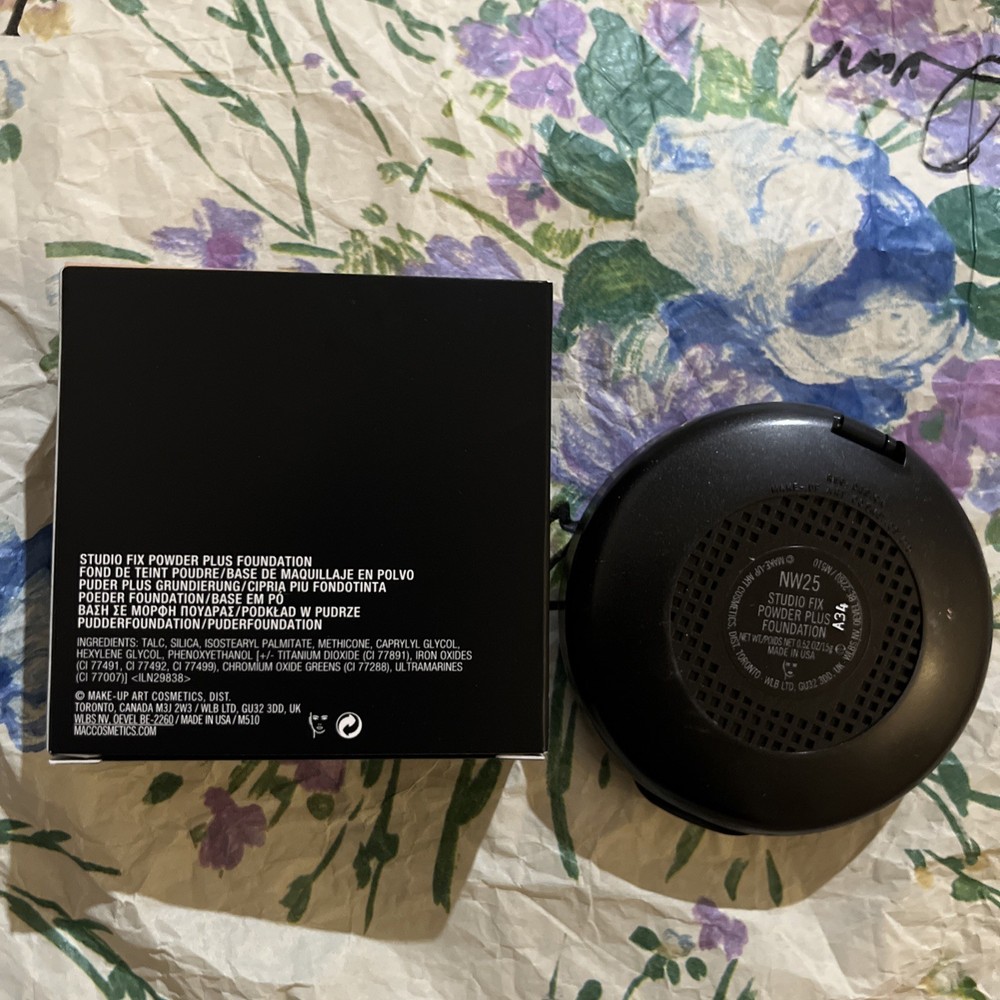 Mac Studio Fix Powder Plus Foundation (NW25)