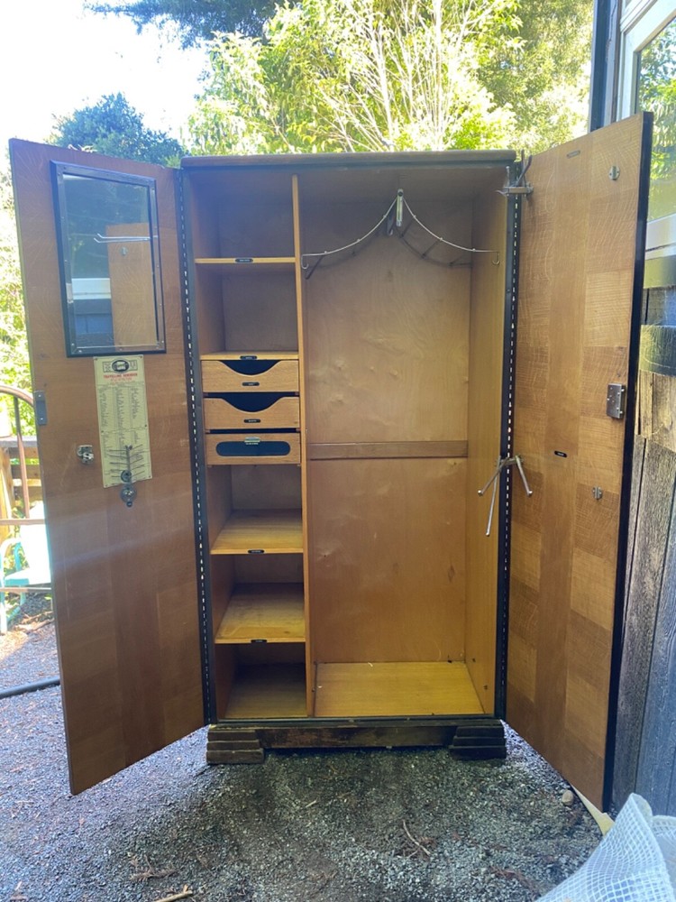 Art deco gentelmans steamer trunk