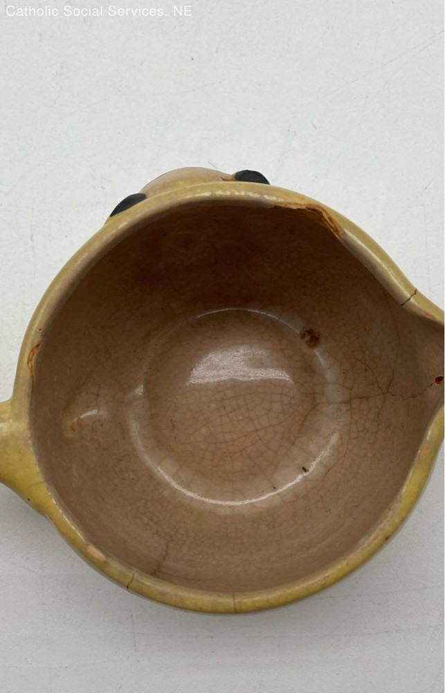VINTAGE YELLOW JUICER/REAMER WITH CAT ON FRONT