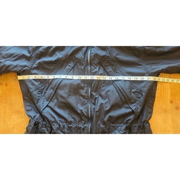 Obermeyer black ski / snowboard jacket Women's size 12