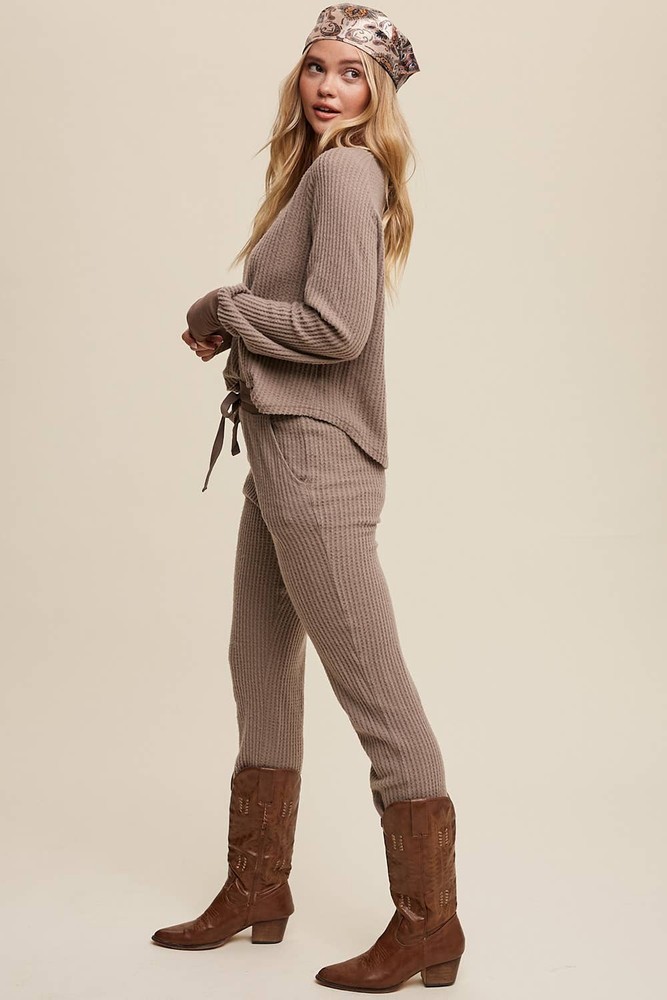 Listicle Latte Lounge Set