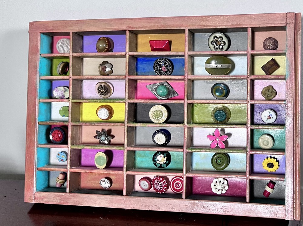 Antique Button Art Farmhouse