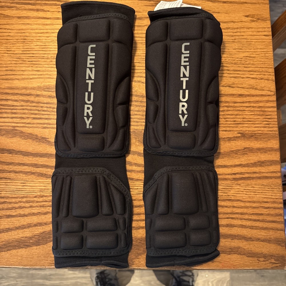 Century M/Armour Forearm/hand Black Large