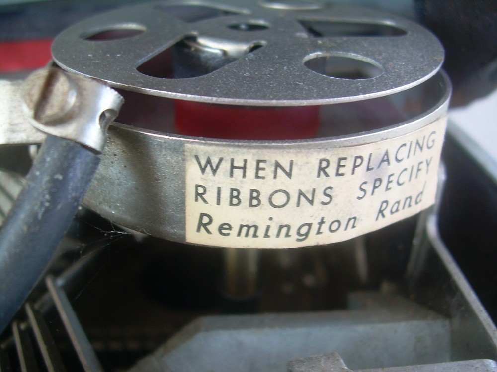 Remington Letter Riter De Luxe Typewriter With Case - WORKS