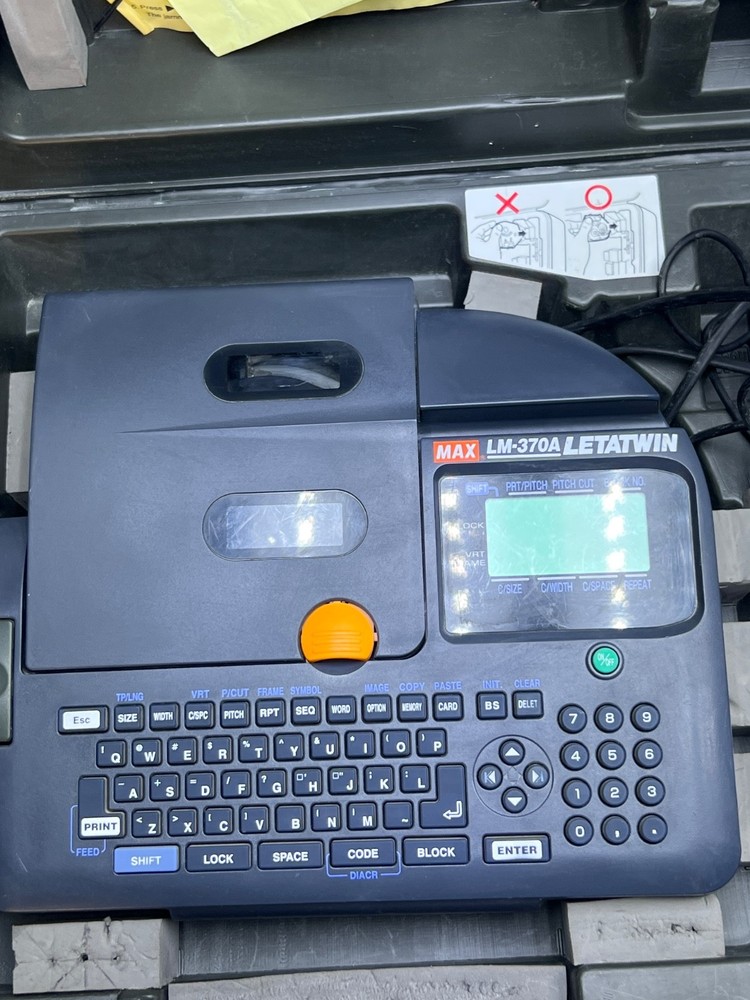Max LM-370A Letatwin Electronic Lettering Machine