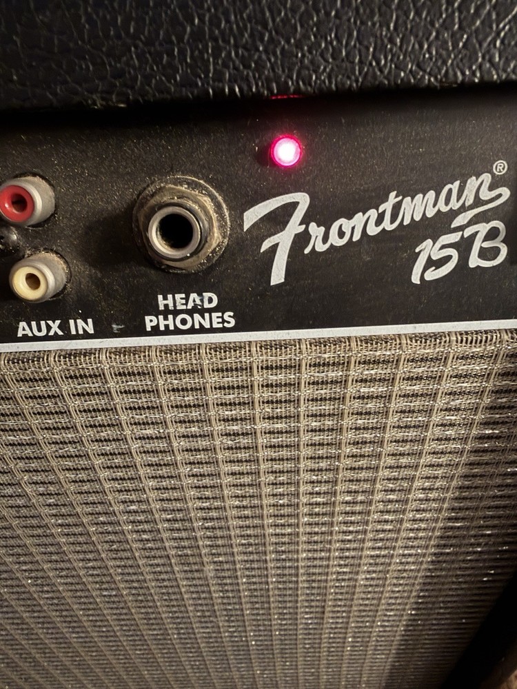 Fender Frontman 15B Guitar Amplifier PR497
