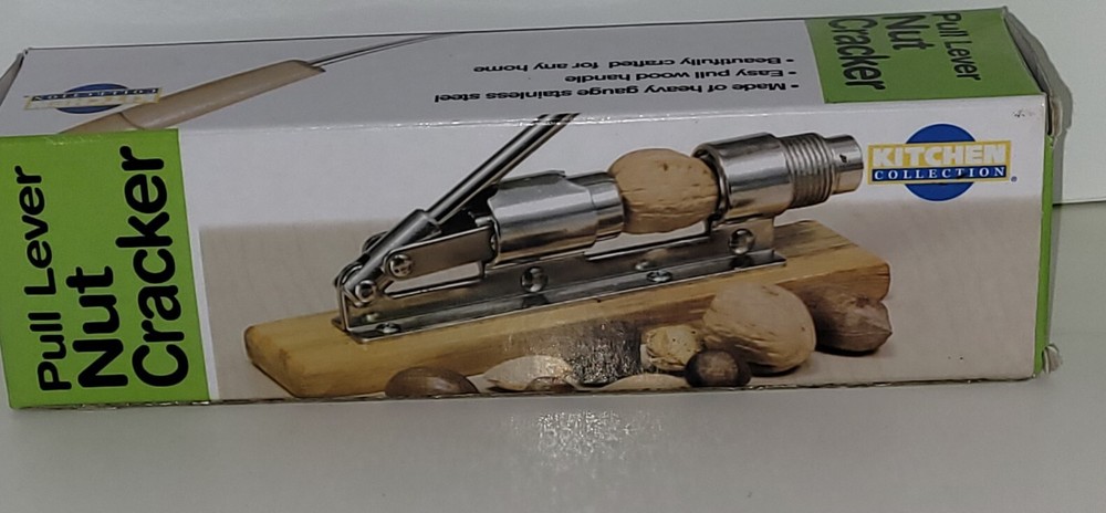 Kitchen Collection Nutcracker Pull Lever Nut Cracker New in Box Never used