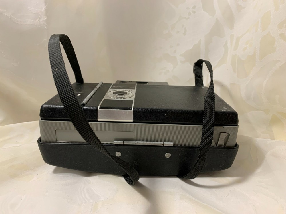 Polaroid Camera Countdown M 80 Automatic Land Camera Vintage