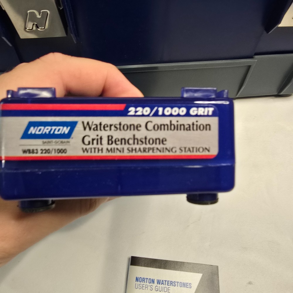 Norton IM83 Portable Waterstone Sharpening System