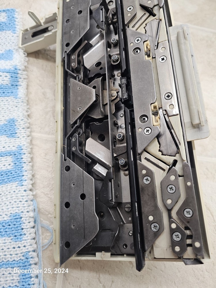 Passap E6000 Knitting Machine Front Lock (Carriage) - TESTED