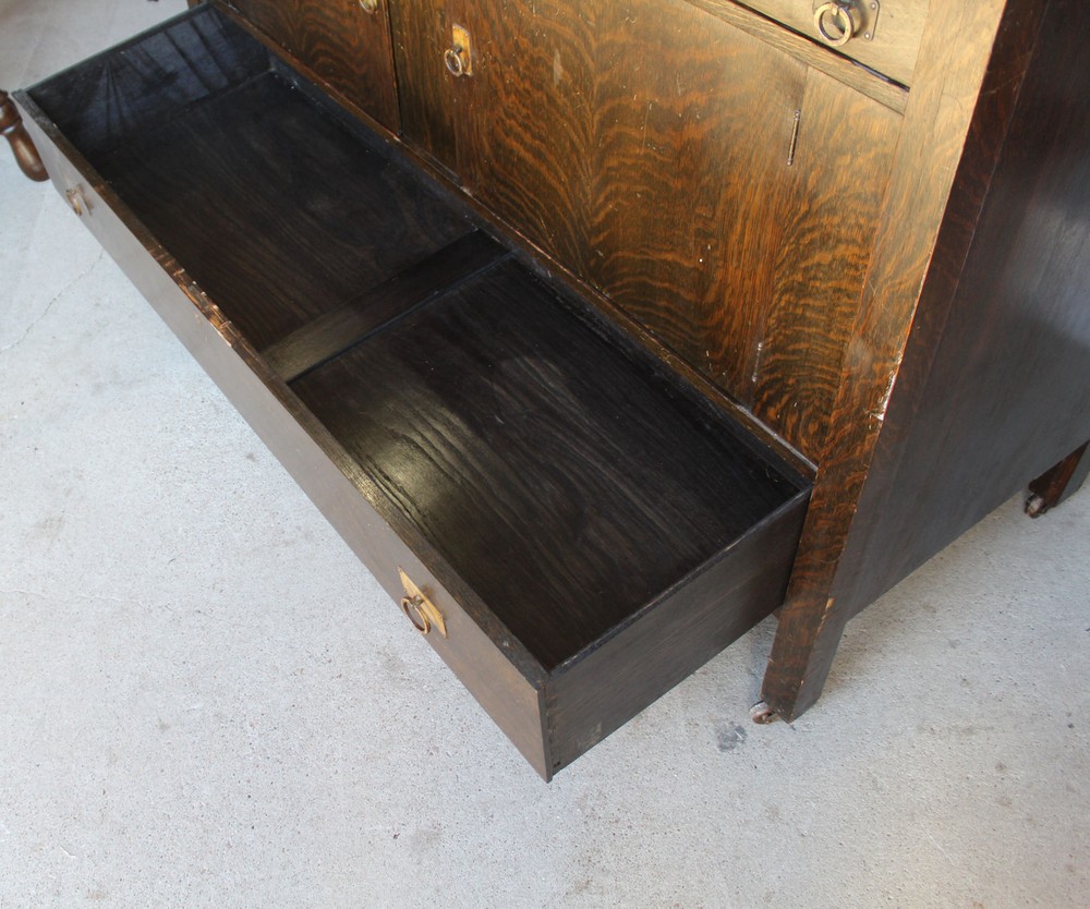 Antique Mission Oak Sideboard – Original finish