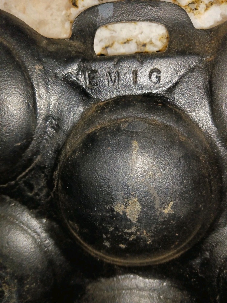 Emig Cast Iron Gem Pan