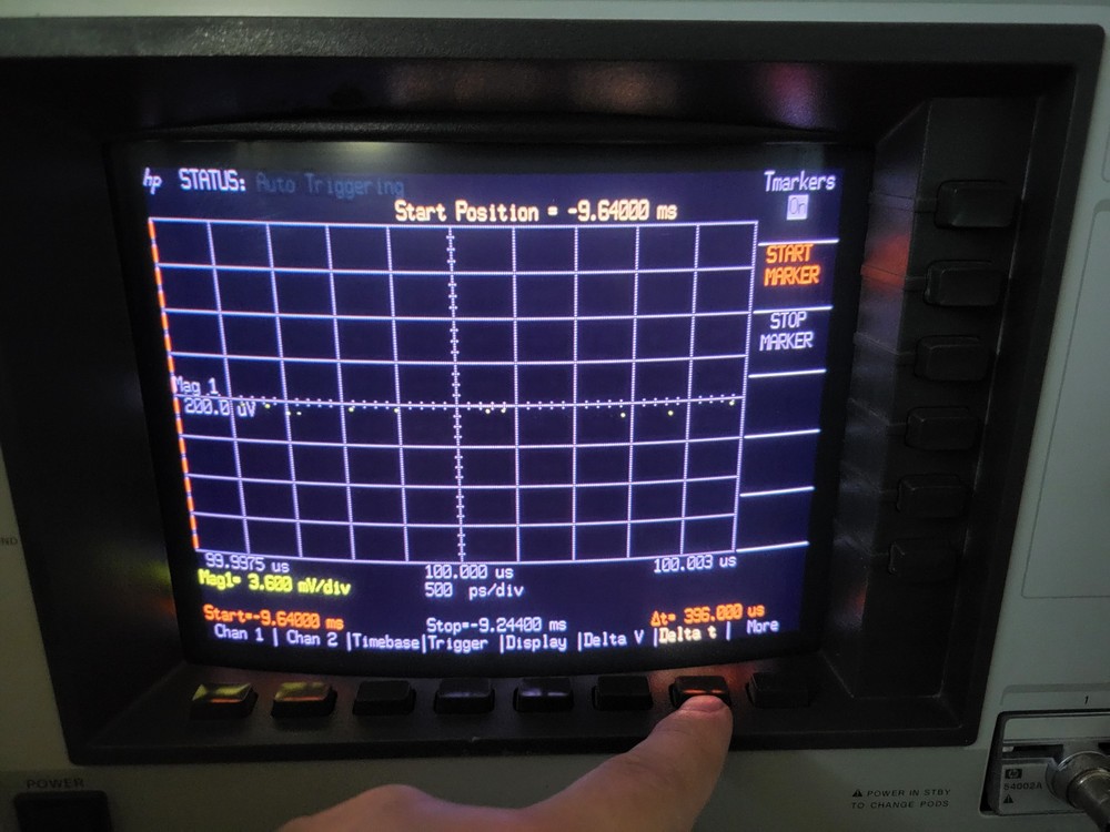 Hewlett-Packard 54110D Digitizing Oscilloscope Parts (Powers On, Untested)