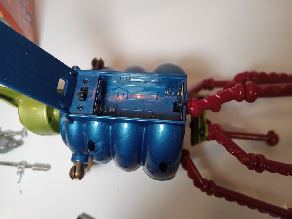 Outer Space Spider Electronic Walking Robot Lights 1984 Working in Box Working!