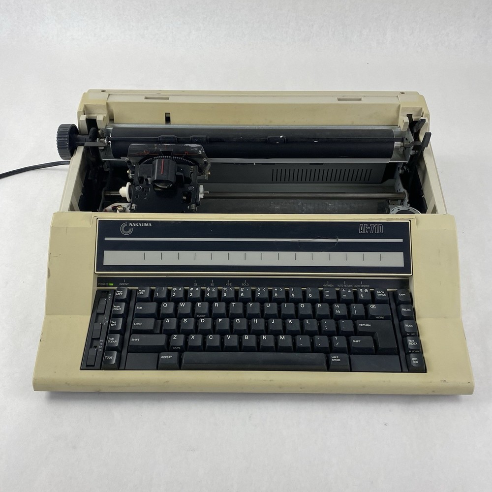 Nakajima AE-710 Electronic Typewriter Power Tested No AC Adapter Missing Lid