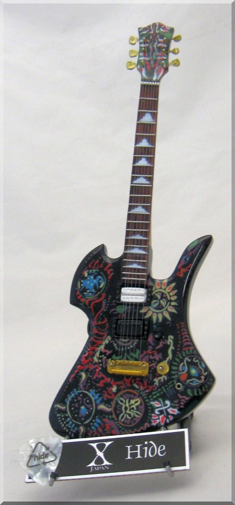 HIDE   Miniature Guitar Replica   w/ Guitar Pick