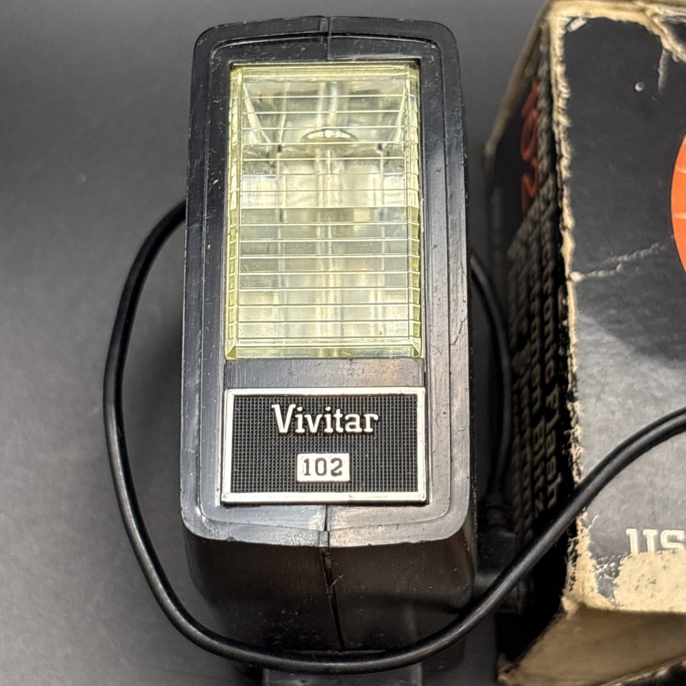 Vivitar Electronic Flash Model 102