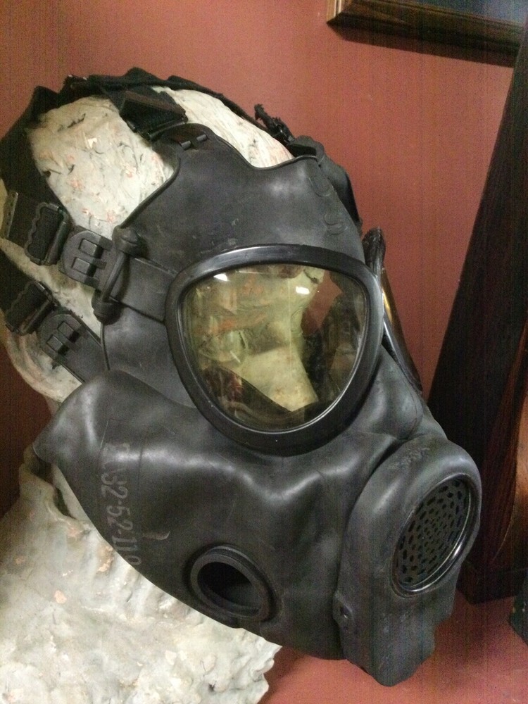 Vintage M17 Army Mask Size Medium