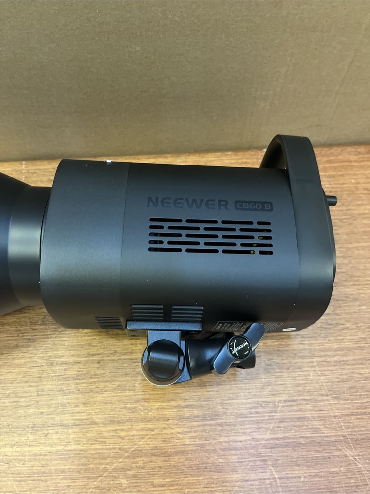 NEEWER CB60B LED VIDEO LIGHT