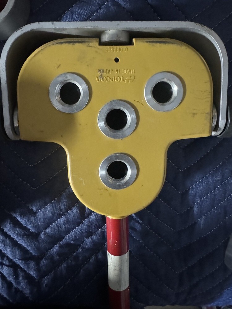 4 SURVEY PRISMS And Topcom Housing