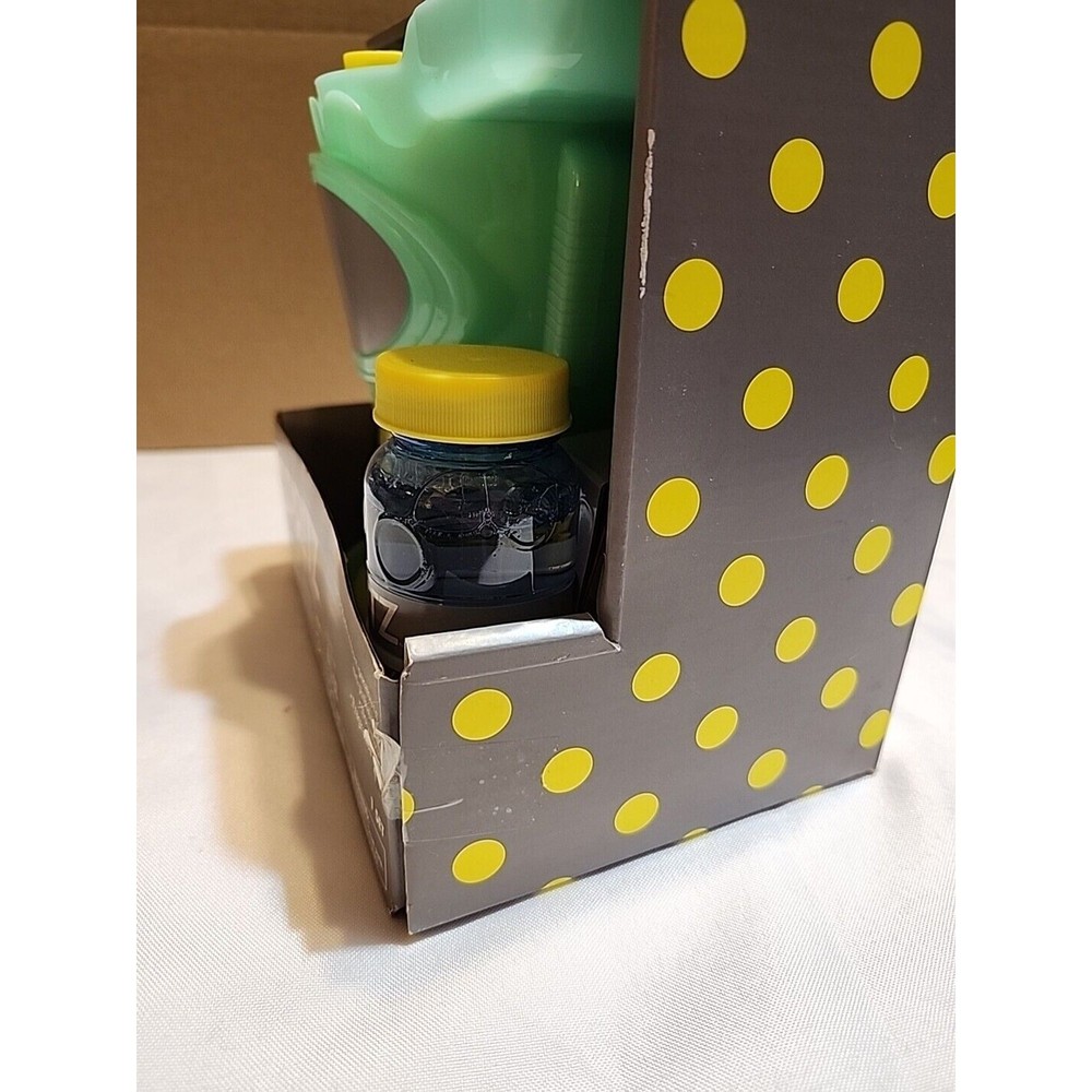 Spritz Bubble Maker Set 20,000 Bubbles in Five Minutes 4 oz Bubbles