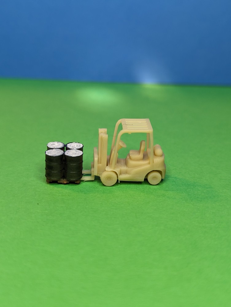 Z Scale Pallets with 55 gallon barrels on them