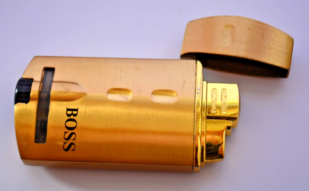 Boss Electric Lighter, Gold Colour. working , G.C.